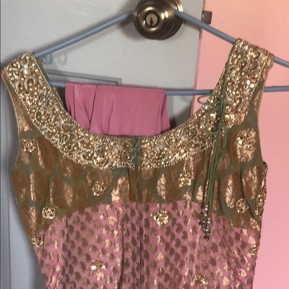 Beautiful pink Indian 3 piece outfit!